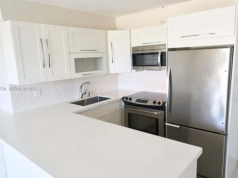 3000 N Ocean Blvd #407 — Photo 2
