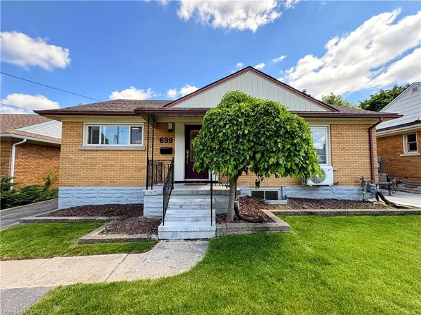 699 Frederick St, Kitchener, ON N2B 2B3