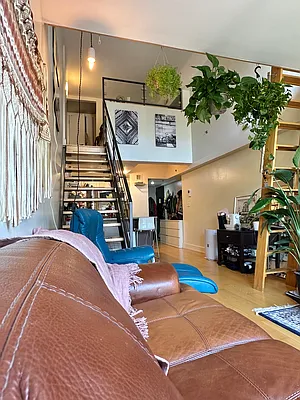 Rented by LEVEN Real Estate | media 15