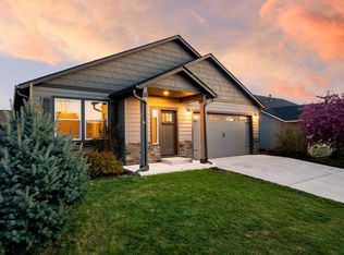2426 NW Hemlock Way, Redmond, OR 97756