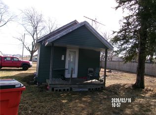 221 N 12th St, Charleston, IL