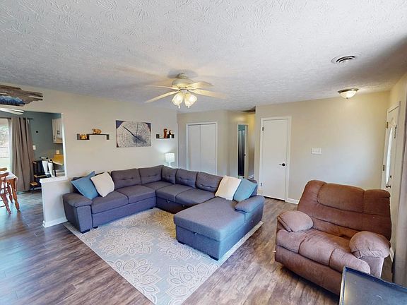 4th image of 659 Genevieve Ave