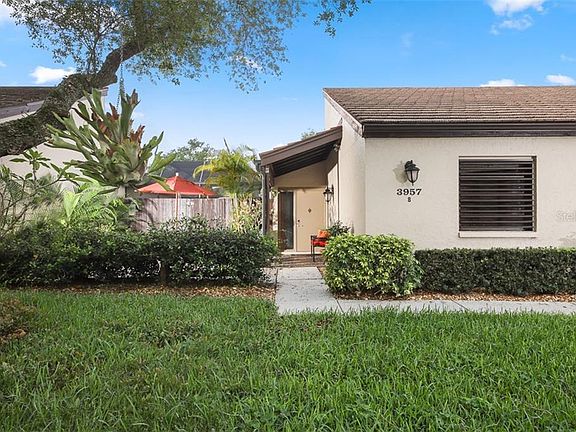 3rd image of 3957 Glen Oaks Manor Dr #8