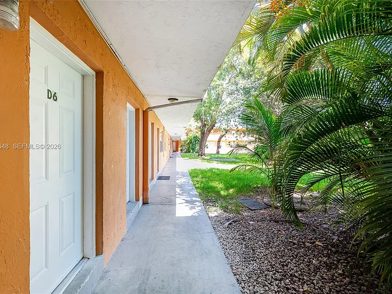 9760 SW 184th St #6D — Photo 6