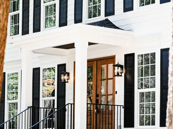 108 Countryside Ln, Cary, NC 27518