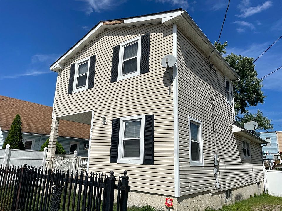 2nd image of 1150 Lois Ave
