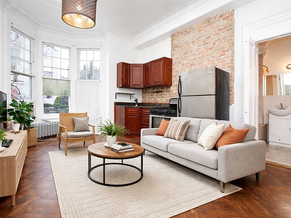 2nd image of 351 Washington Ave #2