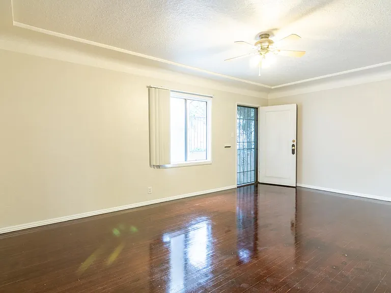 524 Linden Ave — Photo 29