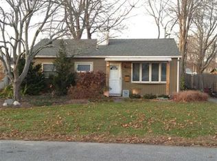 36 Leroy Dr, Riverside, RI 02915