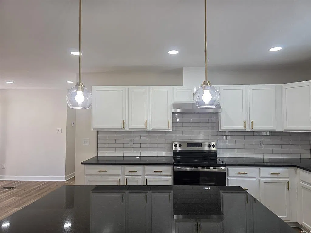 13912 Alexander Road - 1 — Photo 4