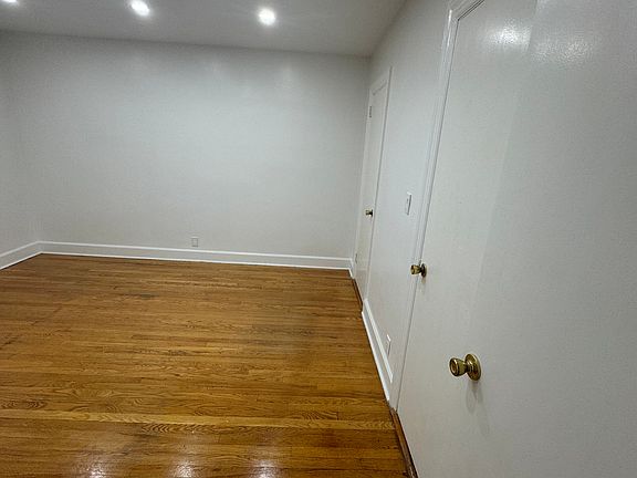 4th image of 48 S Devoe Ave Floor 2