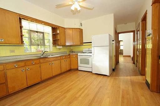 3rd image of 1415 S Scoville Ave