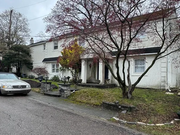 7508 Lawn St, Philadelphia, PA 19128