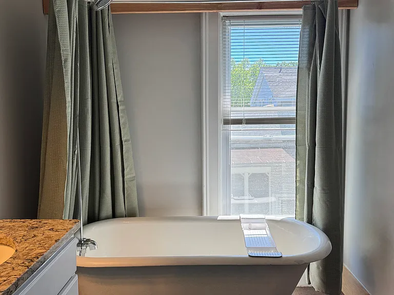 10 Barker St — Photo 18