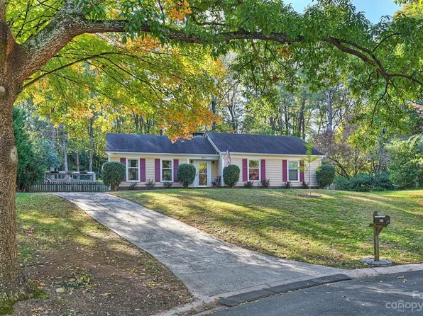 9611 Lone Oak Ct, Charlotte, NC 28270