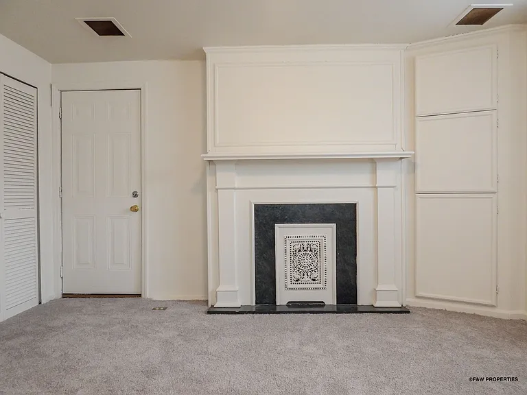 1560 E. Broad St. — Photo 40