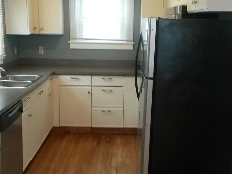 910 Mohawk Ave — Photo 5