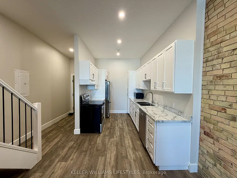 537 Talbot St #3 — Photo 13