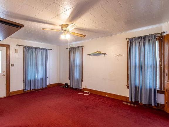 5th image of 615 E 5th St