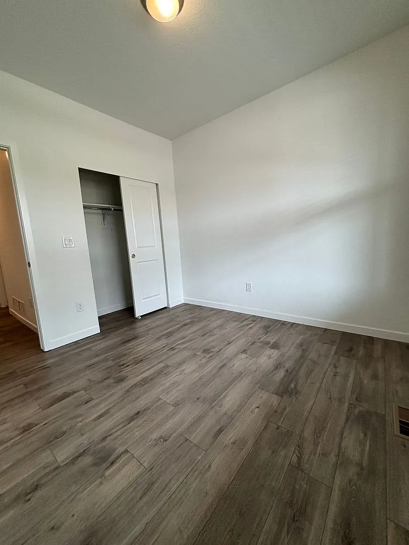Beautiful 4-Bedroom Johnstown Home | Fenced Yard, 3-Car Garage & Finished Basement — Photo 4
