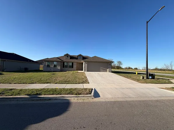 2489 E Timber Oak St, Republic, MO 65738