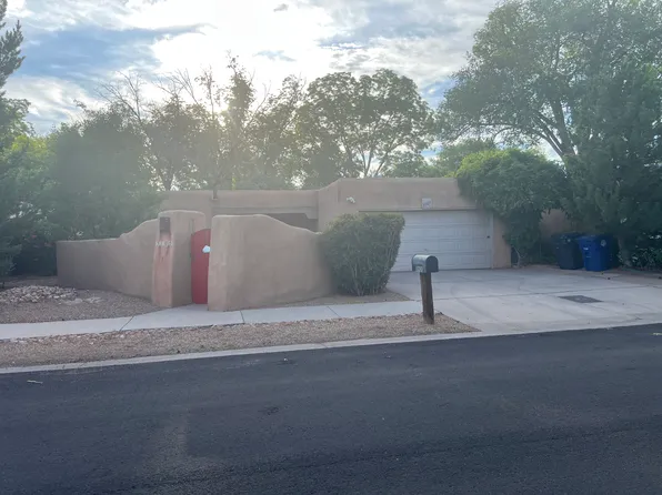 3105 Camino Caballete NW, Albuquerque, NM 87107
