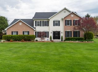 3533 Wyndwicke Dr, Saint Joseph, MI 49085