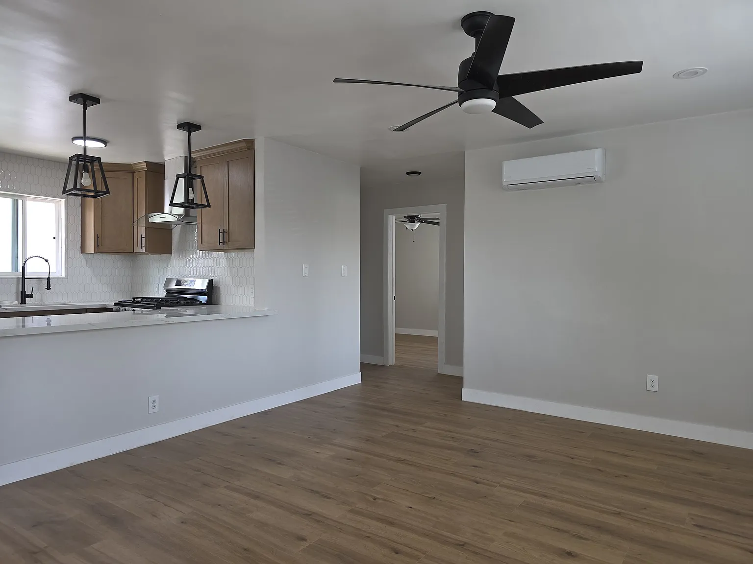 2 bed, 750 sqft, $2,350 — Photo 4