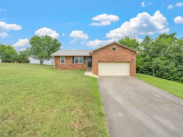 2832 Vicksburg Ln, Strawberry Plains, TN 37871