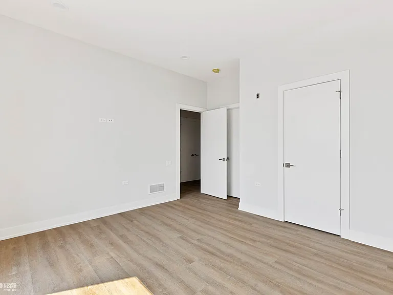 3207 N Lawndale Ave #202 — Photo 14