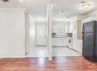 101 S Cherry Ln, Granbury, TX 76048