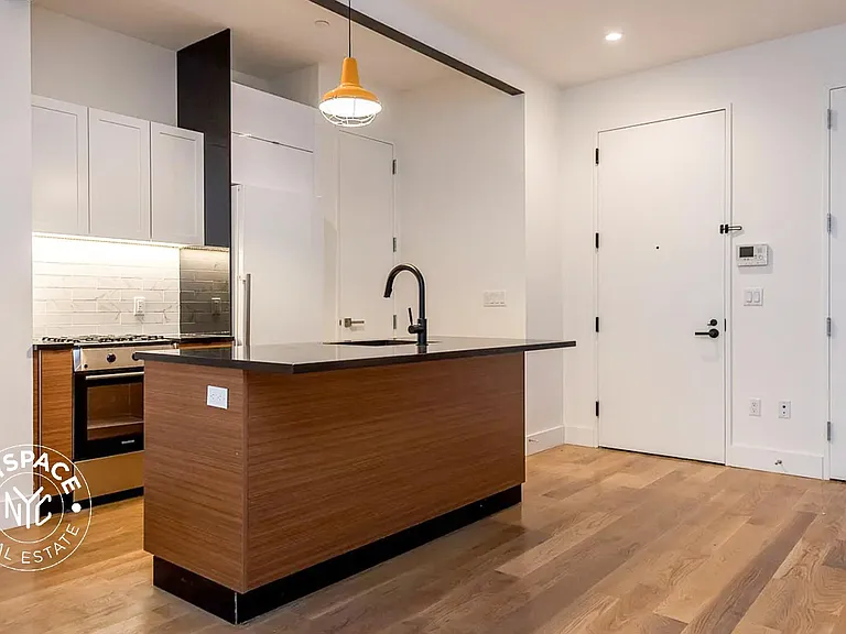 83 Winthrop St #1B — Photo 6