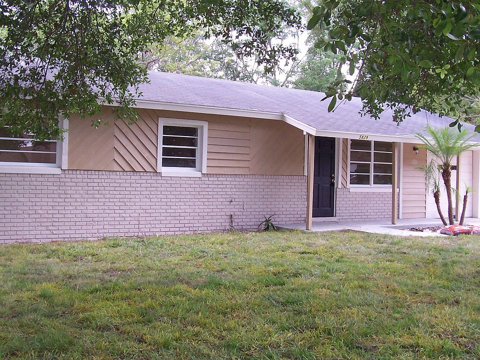 2nd image of 5829 Lullaby Ln