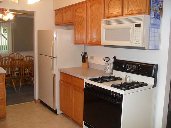 4th image of 848 Queenswood Ct