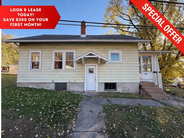 834 N 4th St, Savanna, IL 61074