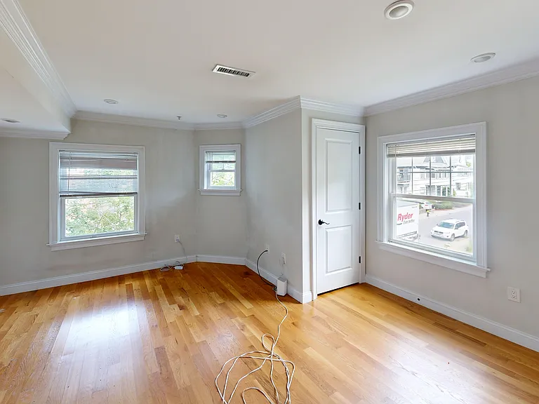 62 Gordon St — Photo 5