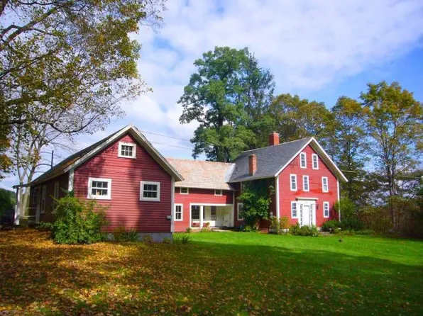 538 Hucklehill Rd, Vernon, VT 05354