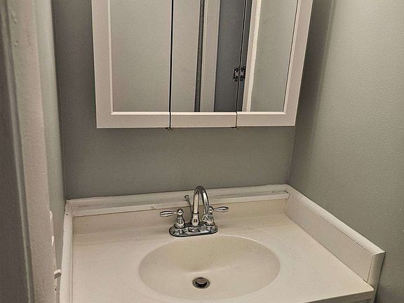3rd image of 327 Shore Rd #3