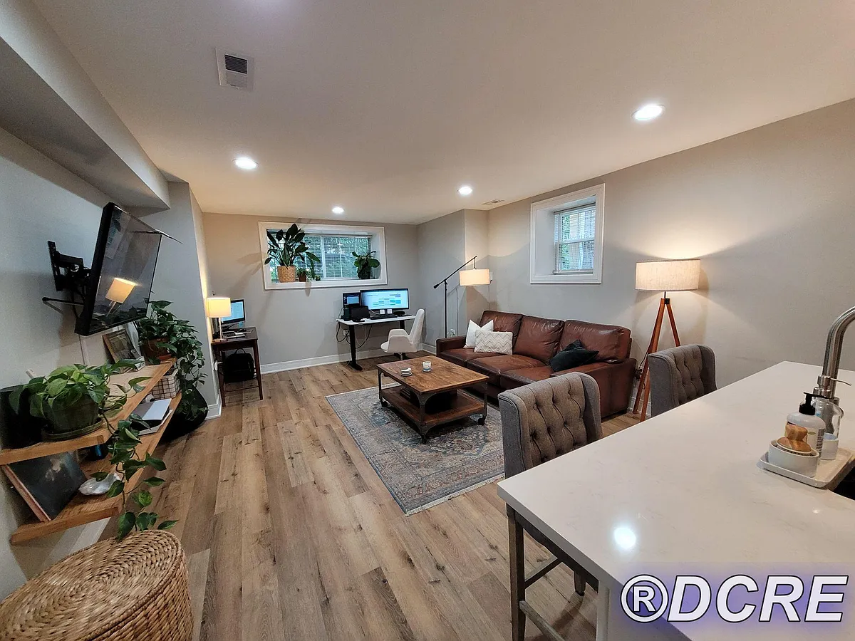 Building Photo - 4320 N Francisco Ave #GS