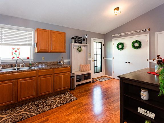 4th image of 101 Capon Way