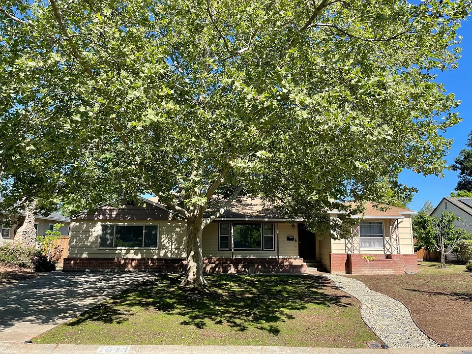 1548 Los Molinos Way