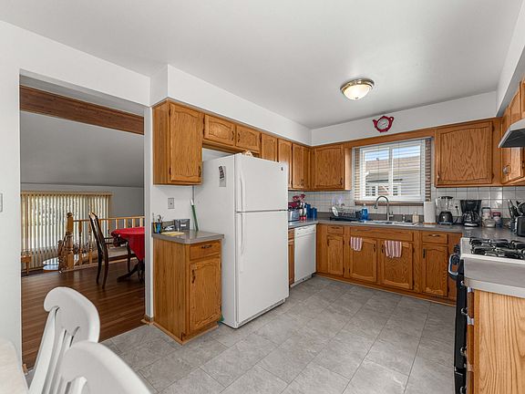4th image of 17816 Tanglewood Ct