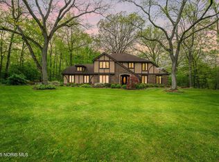 26101 Willowbend Rd, Perrysburg, OH 43551