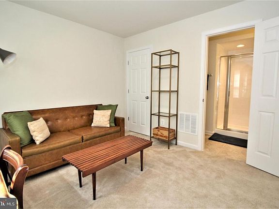 4th image of 7230 Barrberry Ln