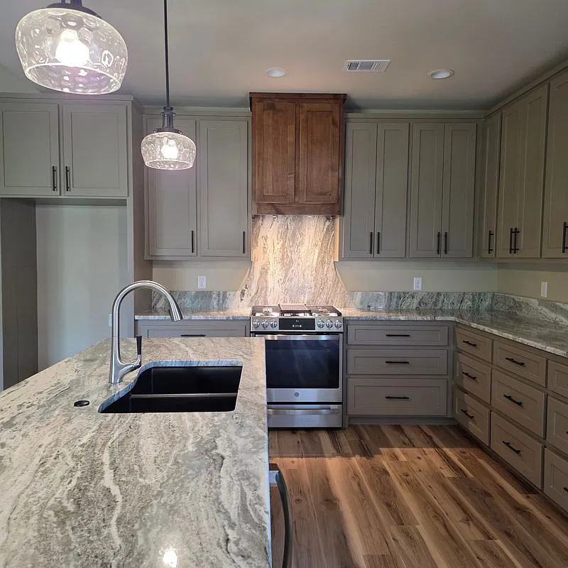 3 bed, 2.0 bath, 1712 sqft, $2,400 — Photo 3
