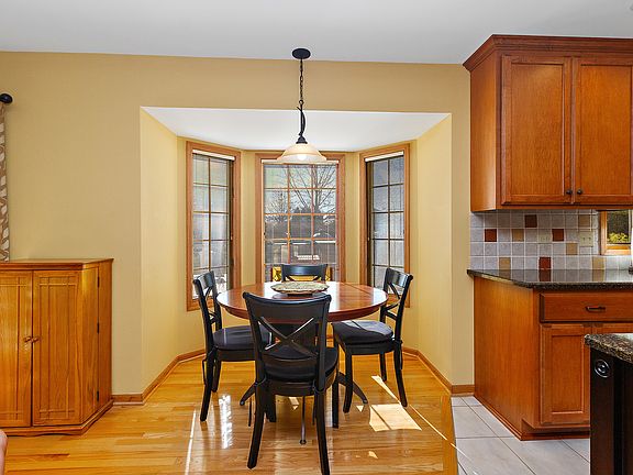 5th image of 229 Julianne Dr