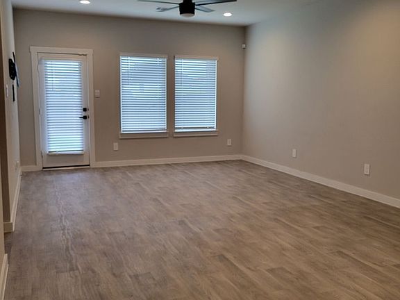 5th image of 12718 Oxford Gate Dr