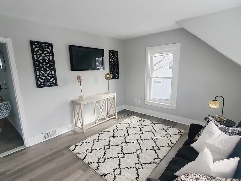 611 N Main St #2 — Photo 3