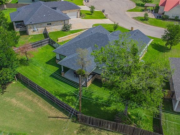 4th image of 4410 Austin Cir