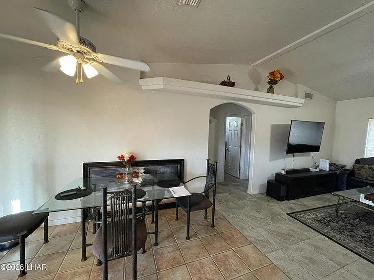 1071 Rolling Hills Dr — Photo 6